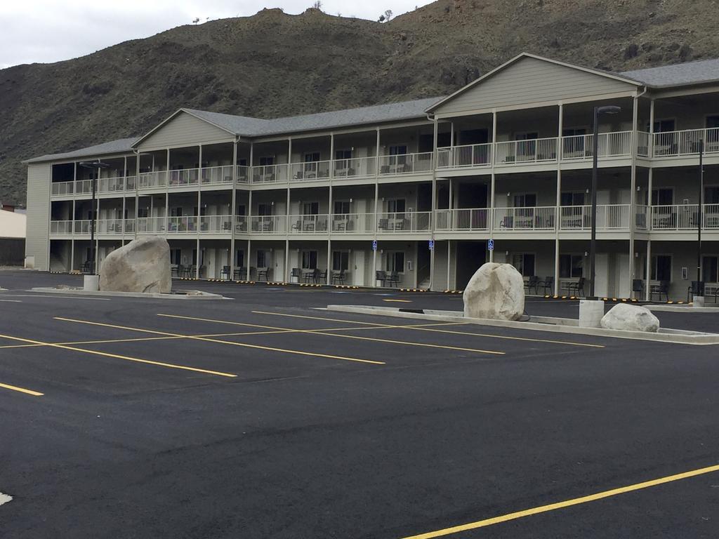 Yellowstone Big Rock Inn Gardiner Eksteriør billede
